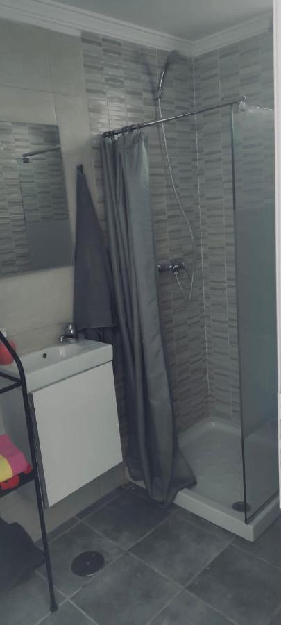 Apartamento Yale Tias Bagian luar foto